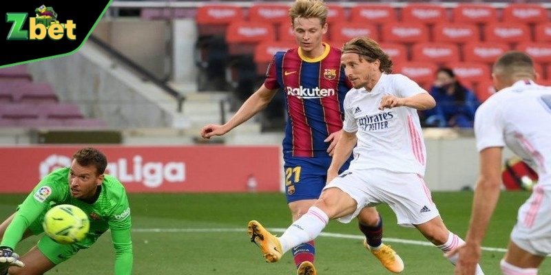 Đá phạt gián tiếp là một trong những khía cạnh quan trọng trong luật bóng đá