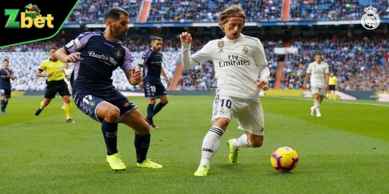 Một quả đá phạt gián tiếp thành công thay đổi hoàn toàn diễn biến trận đấu